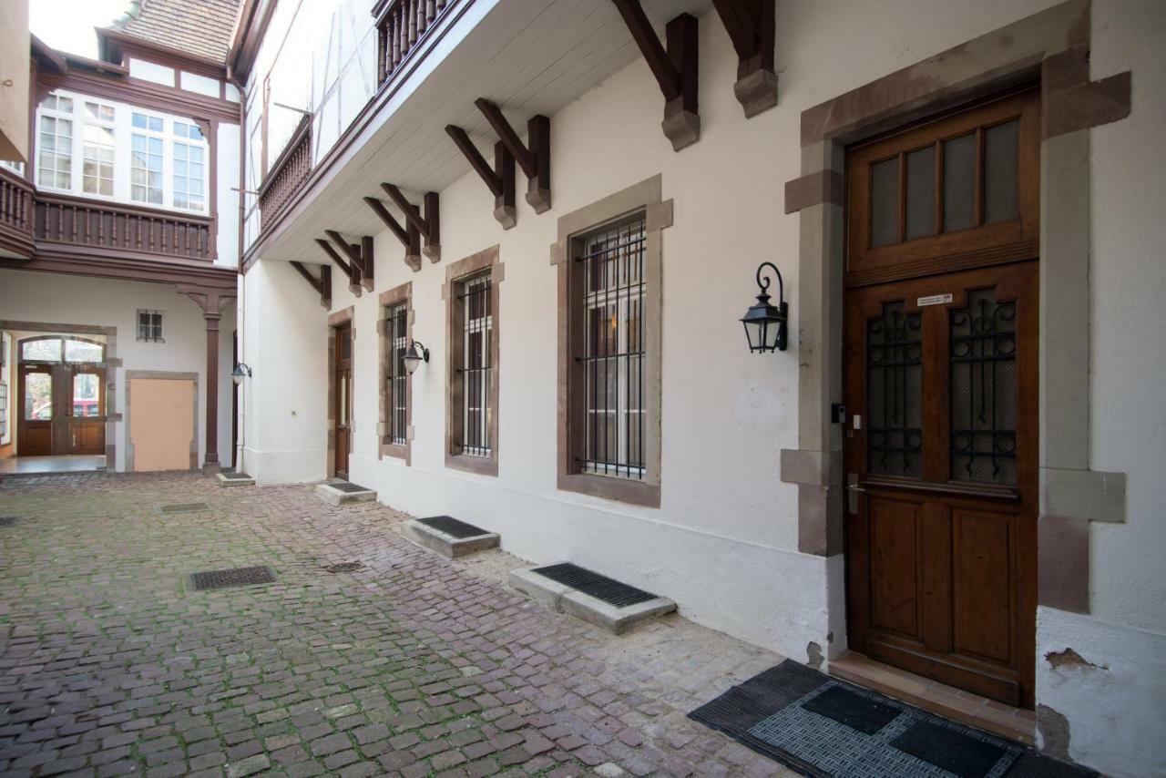 " Mademoiselle " 17 Boulevard Du Champ De Mars Colmar Dış mekan fotoğraf